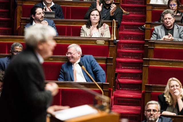 النص الذي ألغى La France insoumise يتحول إلى فخ للحزب الاشتراكي
