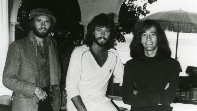 توفي اثنان من عازفي الطبول من فرقة Bee Gees في غضون 4 أيام من بعضهما البعض
