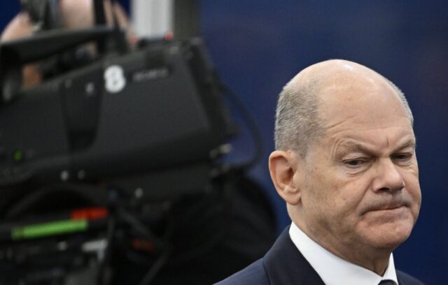 Le parti de Scholz gagne de justesse un scrutin clé contre l’extrême droite