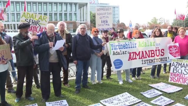 احتجاج "أزمانبوس" أمام بلدية إسطنبول الكبرى - آخر لحظة Türkiye News
