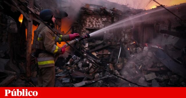 روسيا تشن "هجوماً واسع النطاق" على شبكة الكهرباء الأوكرانية. بولندا تحشد المقاتلين | الحرب في أوكرانيا
