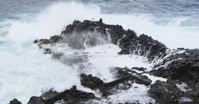 AEMET تحتفظ بجزء من جزر الكناري والأندلس بتحذير برتقالي بسبب الرياح والبحار الهائجة والبرد
