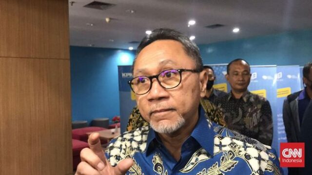 Menko Bidang Pangan Zulkifli Hasan mengungkapkan ada 6 menteri di bawah koordinasinya yang bekerja siang malam demi mencapai swasembada pangan 2027.