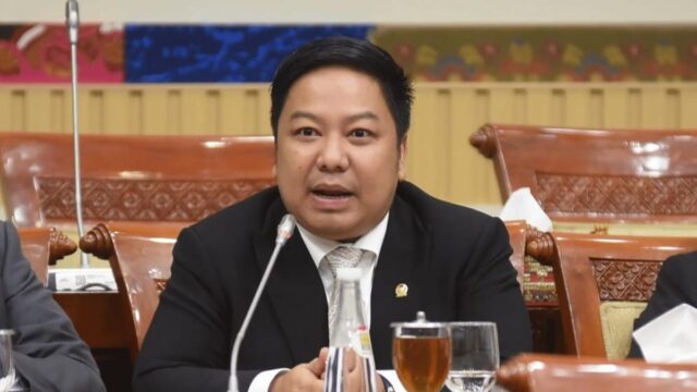 يتساءل Gerindra عن موقف PDIP فيما يتعلق بزيادة ضريبة القيمة المضافة بنسبة 12٪
