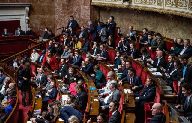 Pourquoi les macronistes sèchent-ils les débats budgétaires à l’Assemblée ?