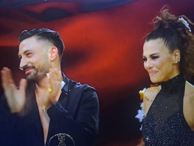 مع حب Guaccero-Pernice يفوز في برنامج Dancing with the Stars - TV
