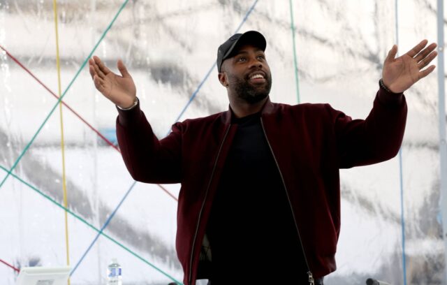 Teddy Riner tresse des louanges à son adversaire japonais inconsolable