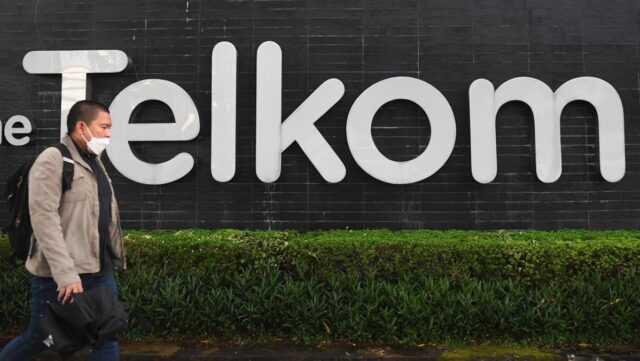 تركز Telkom على تحسين 175 ألف كبلات الألياف الضوئية في عام 2025
