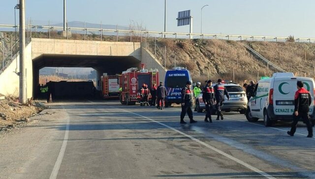 انقلبت خدمة العمال في Denizli: 4 قتلى
