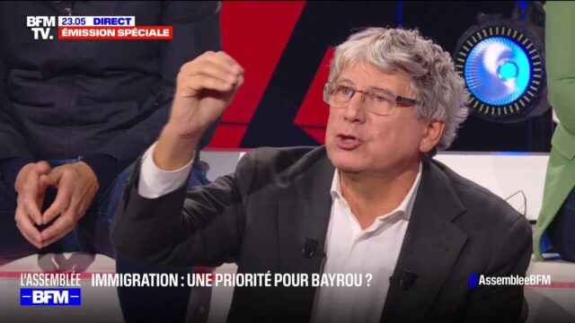 "إذا لم يتم فرض رقابة على الميزانية (...) فإن هذه الحكومة ستسعى للحصول على أغلبيتها مع السيد ريتيللو، من اليمين المتطرف، بشأن قوانين الهجرة"
