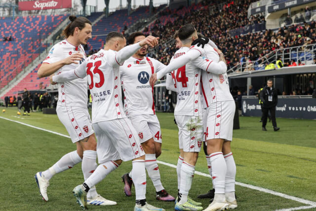 الدوري الإيطالي: بولونيا - مونزا 1-1 بث مباشر وصور على أرض الملعب - كرة القدم
