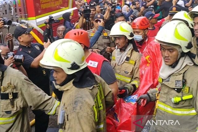 Four bodies retrieved from Glodok Plaza fire in Jakarta