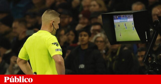 هناك مشجعون لا يريدون تقنية VAR في كرة القدم. وهم ينتصرون | كرة القدم
