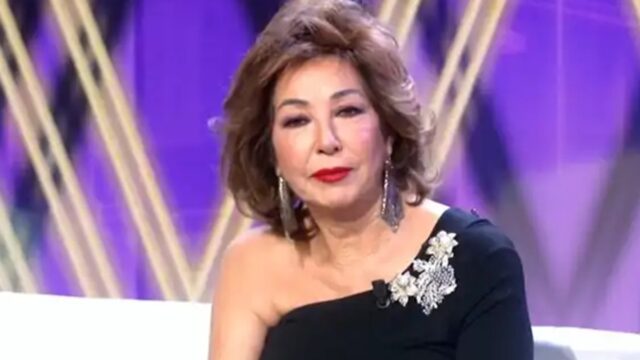 آنا روزا كوينتانا ، دفاعًا عن كارلا سوفيا جاسكون: "لقد عاش صدمة سمينة للغاية"
