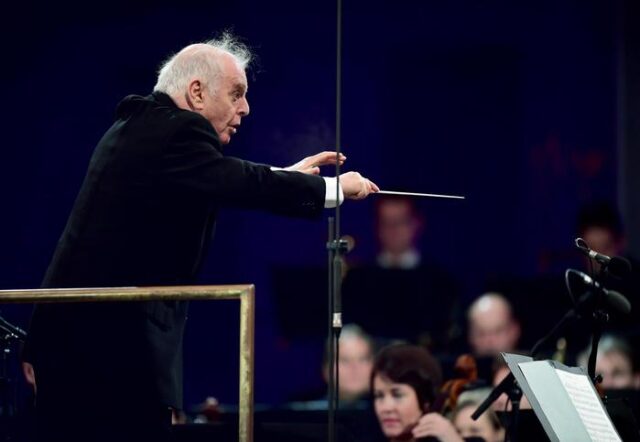 Barenboim: "أنا أعاني من باركنسون ، لكنني سأوجه أكبر قدر ممكن" - الأخبار
