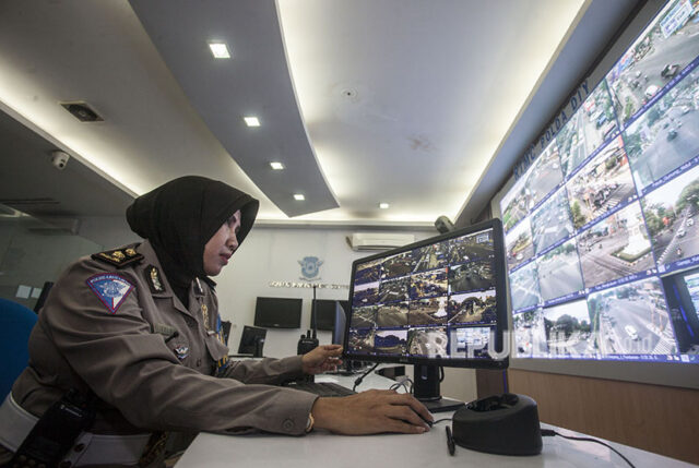 Ruang pantauan Regional Traffic Management Centre (RTMC) Ditlantas Polda DI Yogyakarta menggunakan Camera Closed Circuit Television (CCTV).