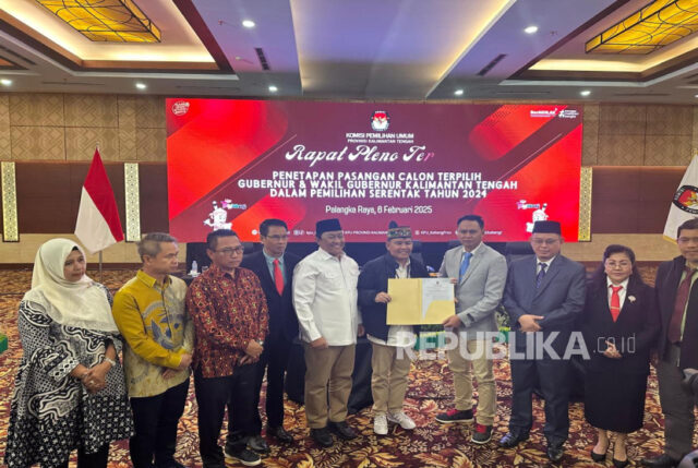 Komisi Pemilihan Umum (KPU) Provinsi Kalimantan Tengah (Tengah) telah menggelar Rapat Pleno Terbuka Penetapan Gubenur dan Wakil Gubernur (Wagub) Terpilih Kalteng periode 2025-2020, di Kantor KPU Kalteng, Kamis (6/2/2025) malam WIB.