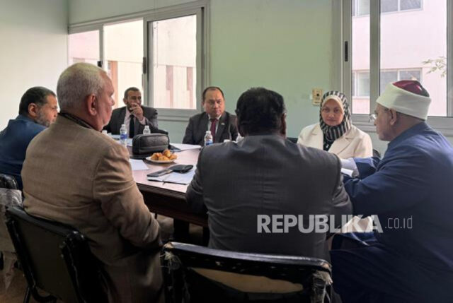 Atdikbud Ri di Kairo Abdul Mutaali bertemu dengan Rektor Universitas Al Azhar Mesir Prof Salamah Dawood dan jajarannya.